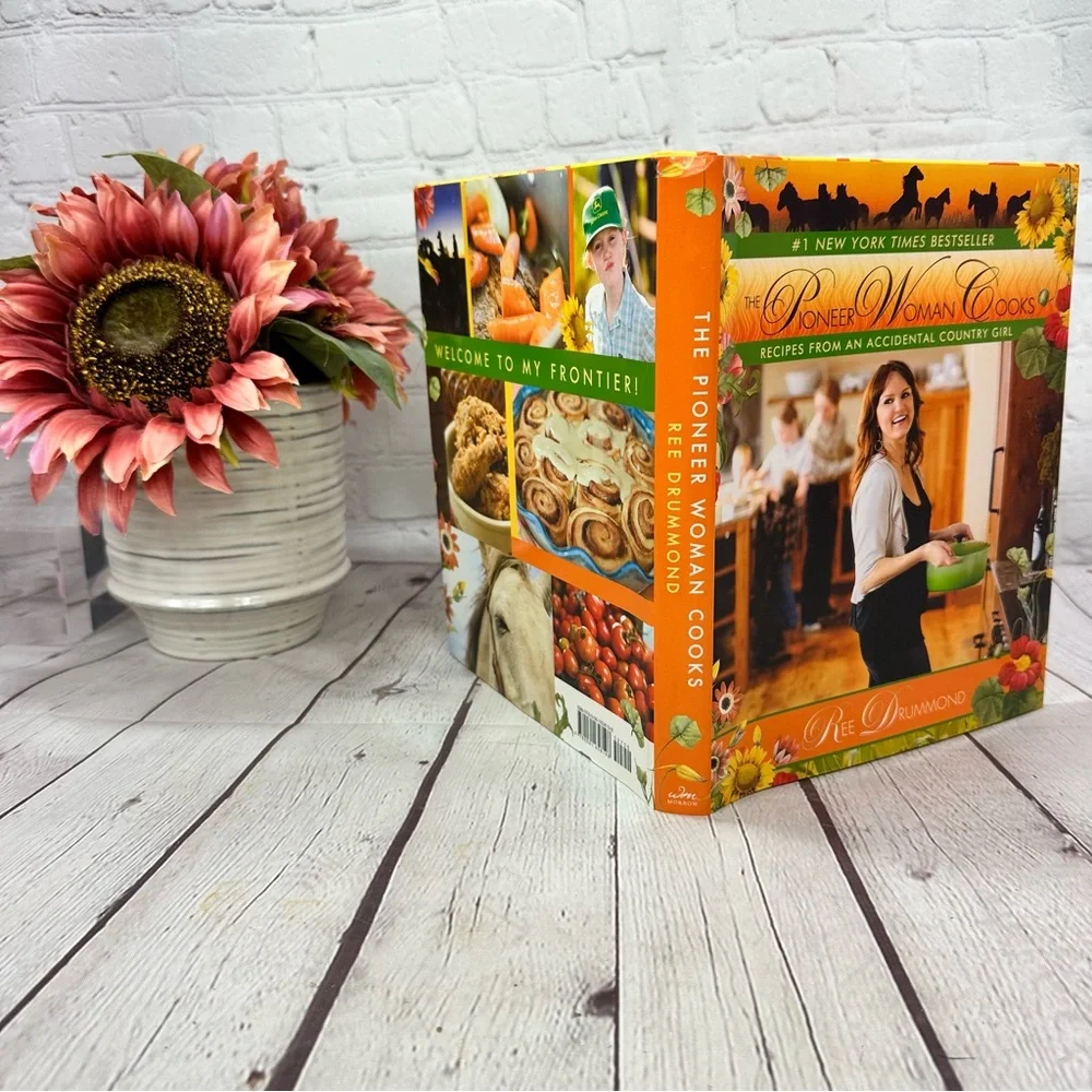 ree drummond The Pioneer Woman Cooks Cookbook 1st edition country farmhouse 2010